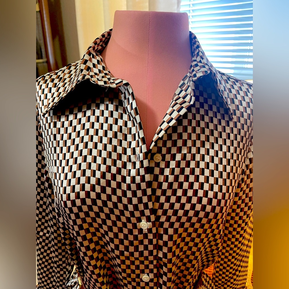 H&M button down Blouse only - Picture 3 of 5